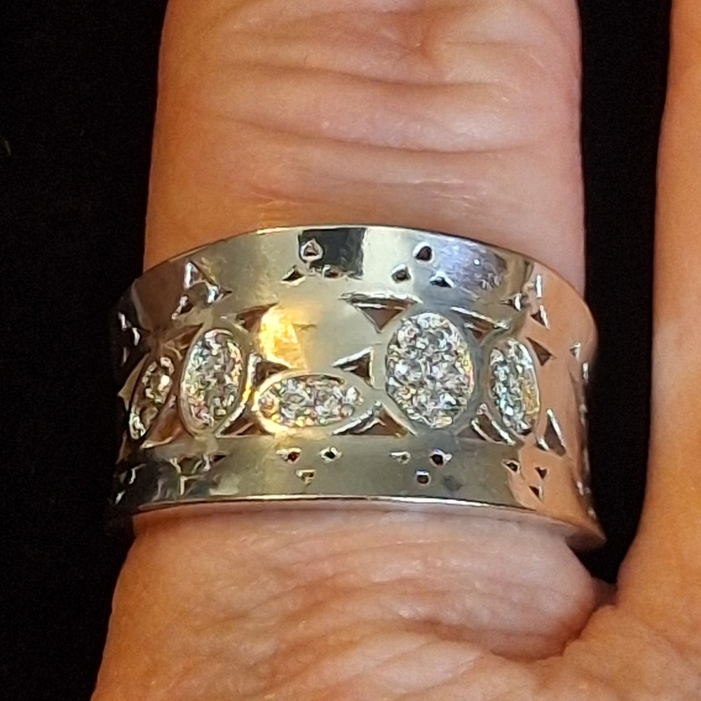 Elegant Sterling Silver Cigar Band Ring With Faux Diamonds Size 11 - Picture 3 of 11